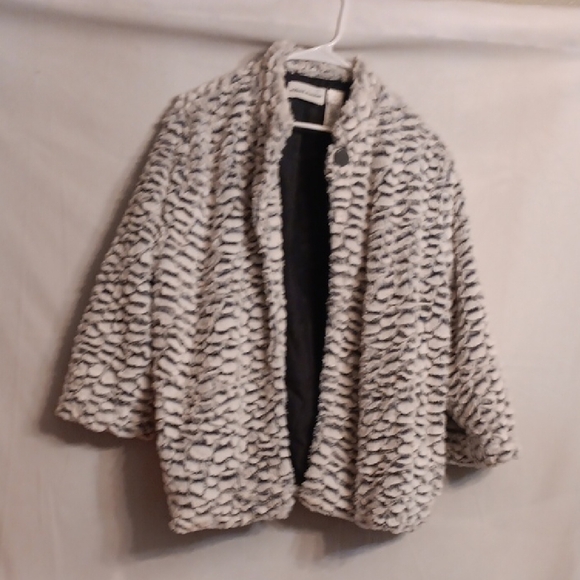 Alfred Dunner Black and White Teddy Jacket Size 16 - Picture 1 of 8